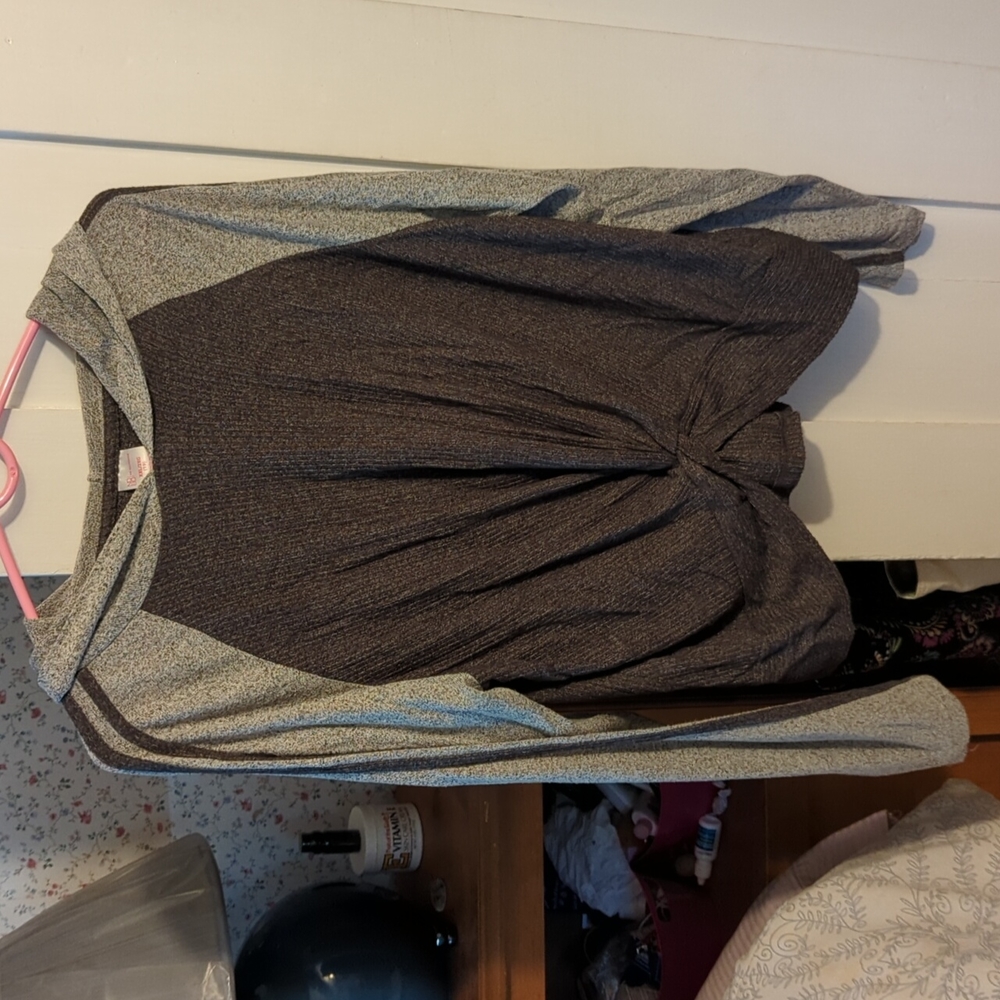 Size XL juniors hooded top